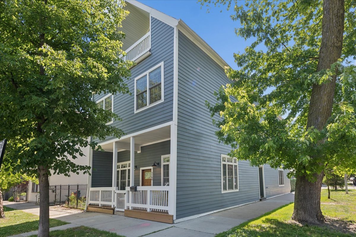 3140 Richmond Street