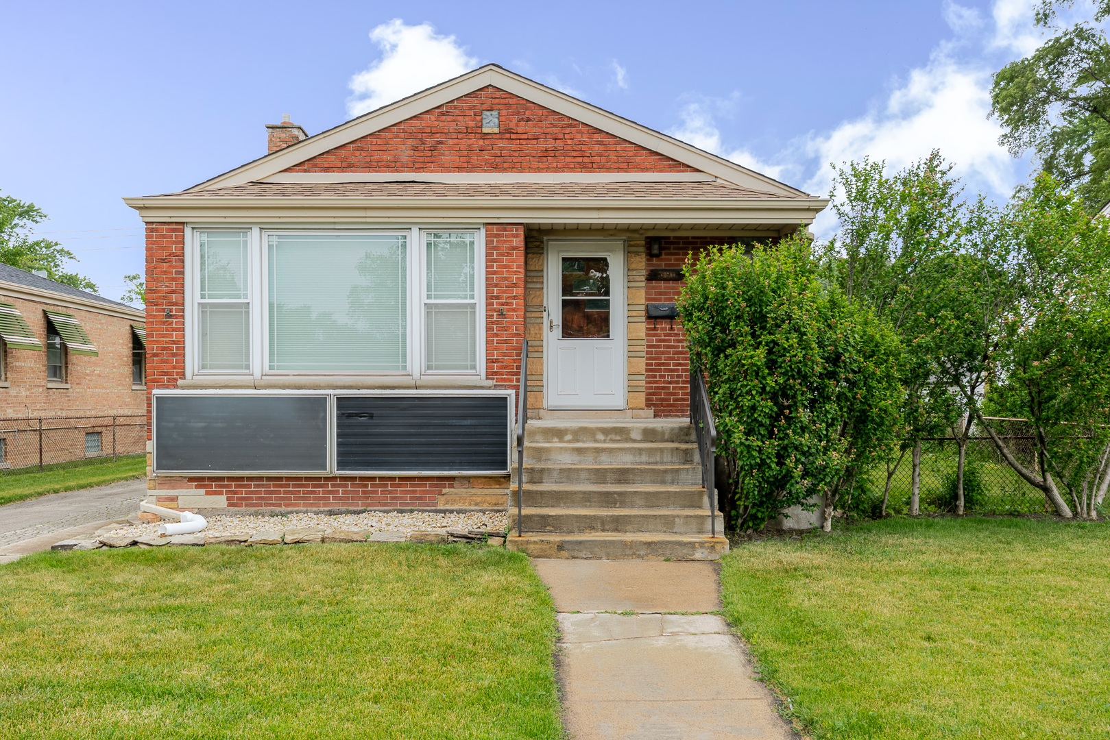 690 Sibley Boulevard