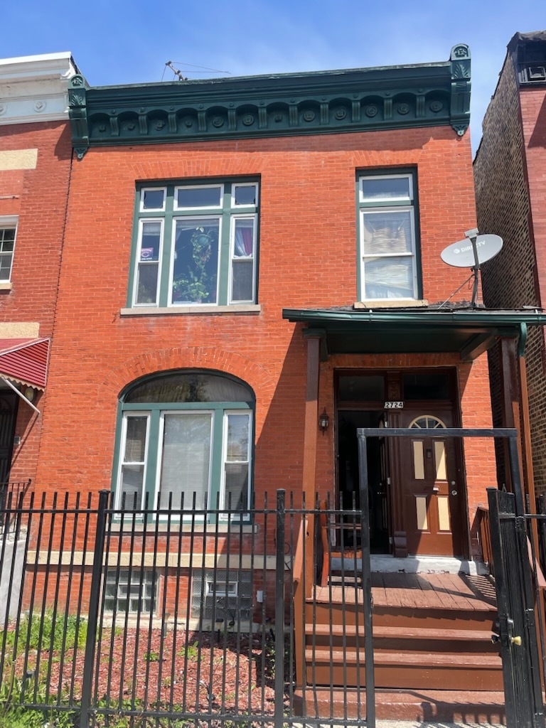 2724 Jackson Boulevard
