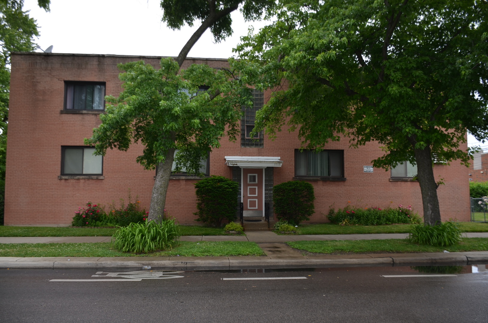 2822 Granville Avenue