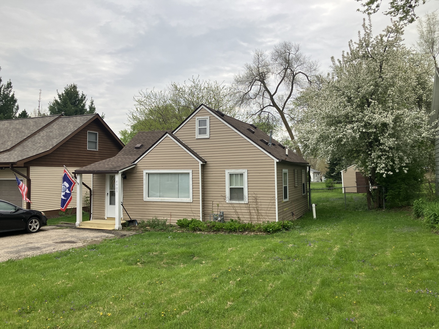4909 Fountain Lane
