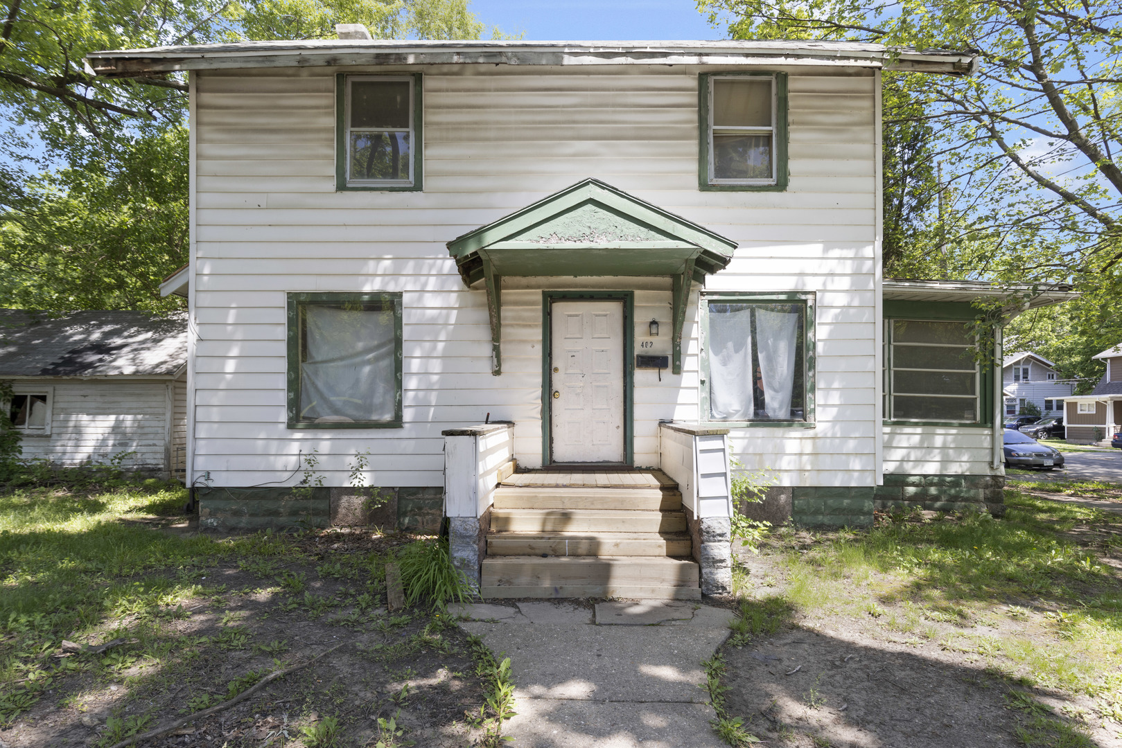 402 Royal Avenue