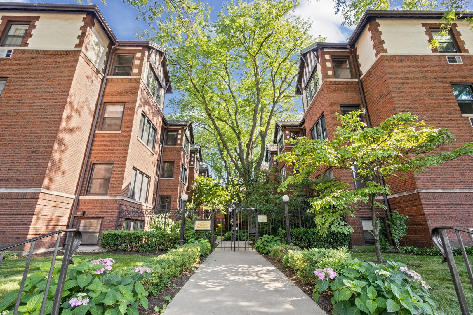 815 Lake Street
