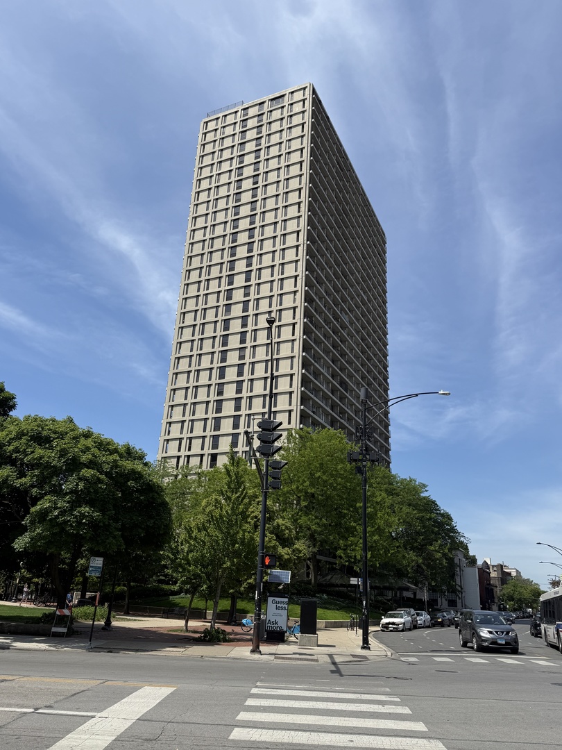 1960 Lincoln Park West Avenue