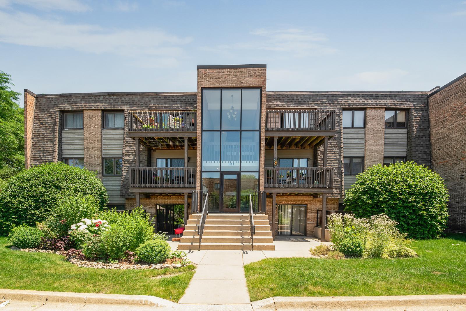 1420 STONEBRIDGE Circle