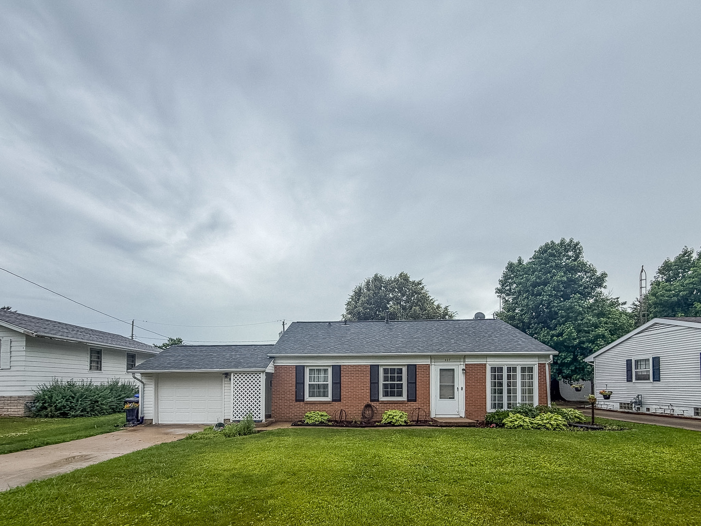 207 Sherwood Way