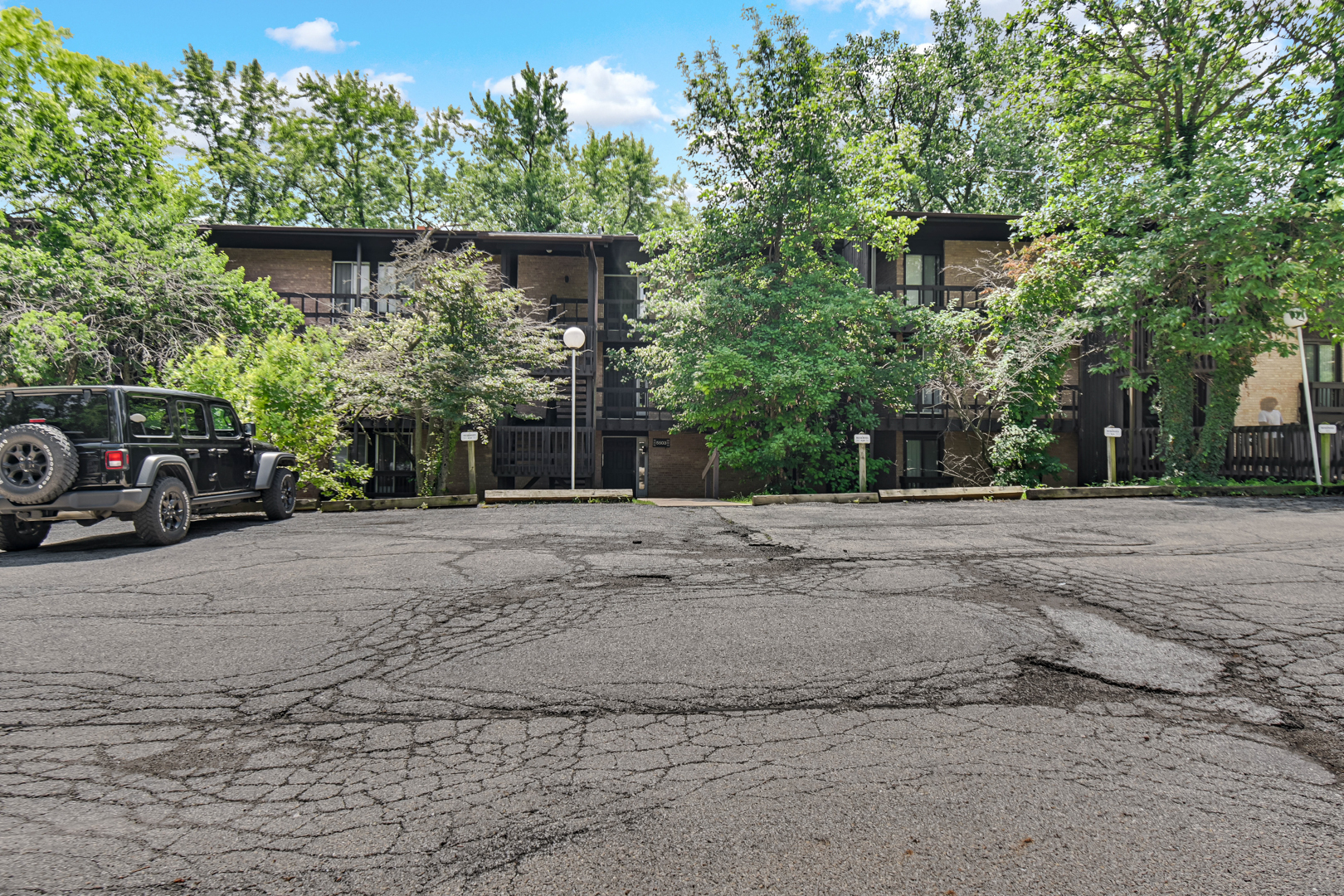 5503 Lakeside Drive