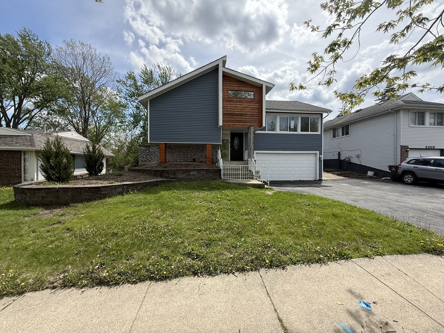 3307 Fountainbleau Drive