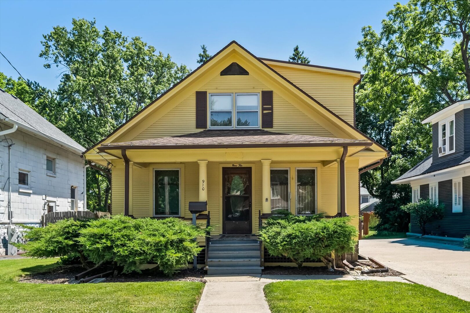 910 Pearl Street