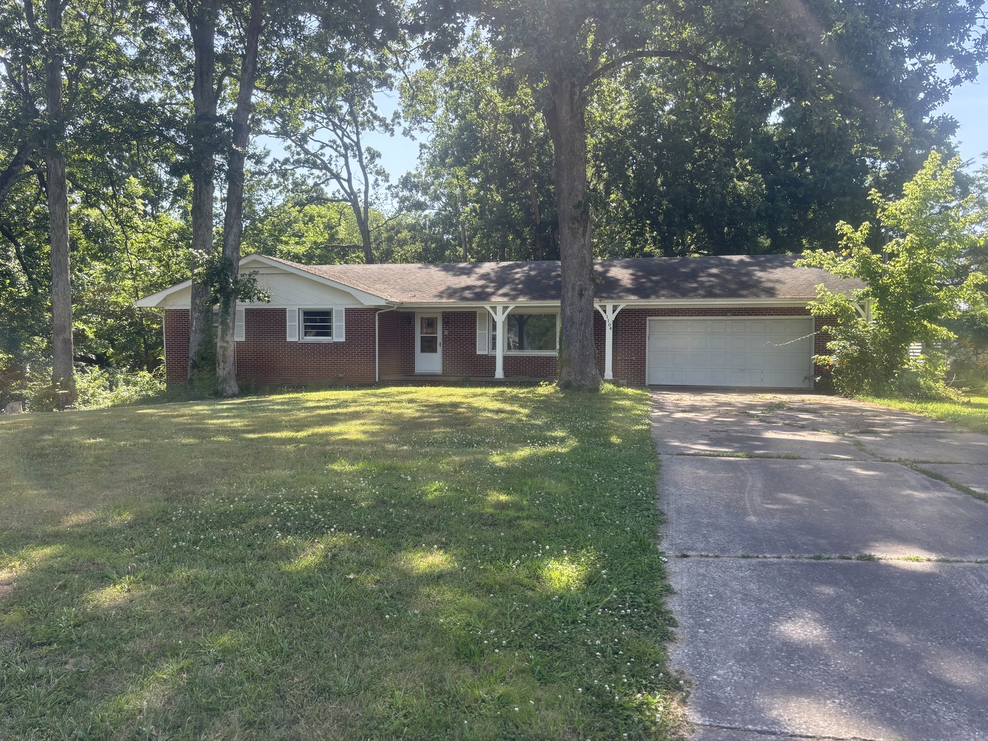 1104 Giant City Road