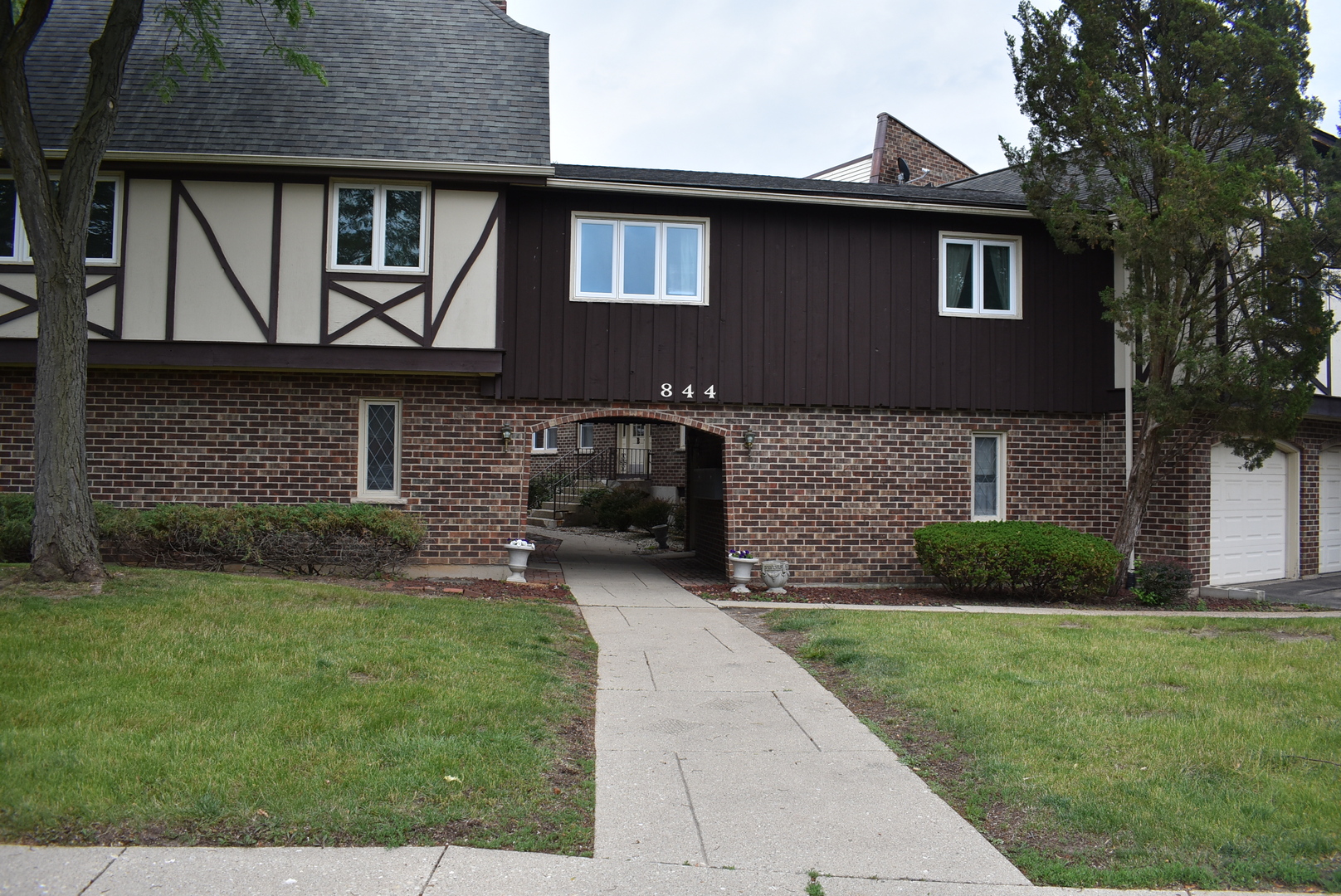 844 Village Quarter Road