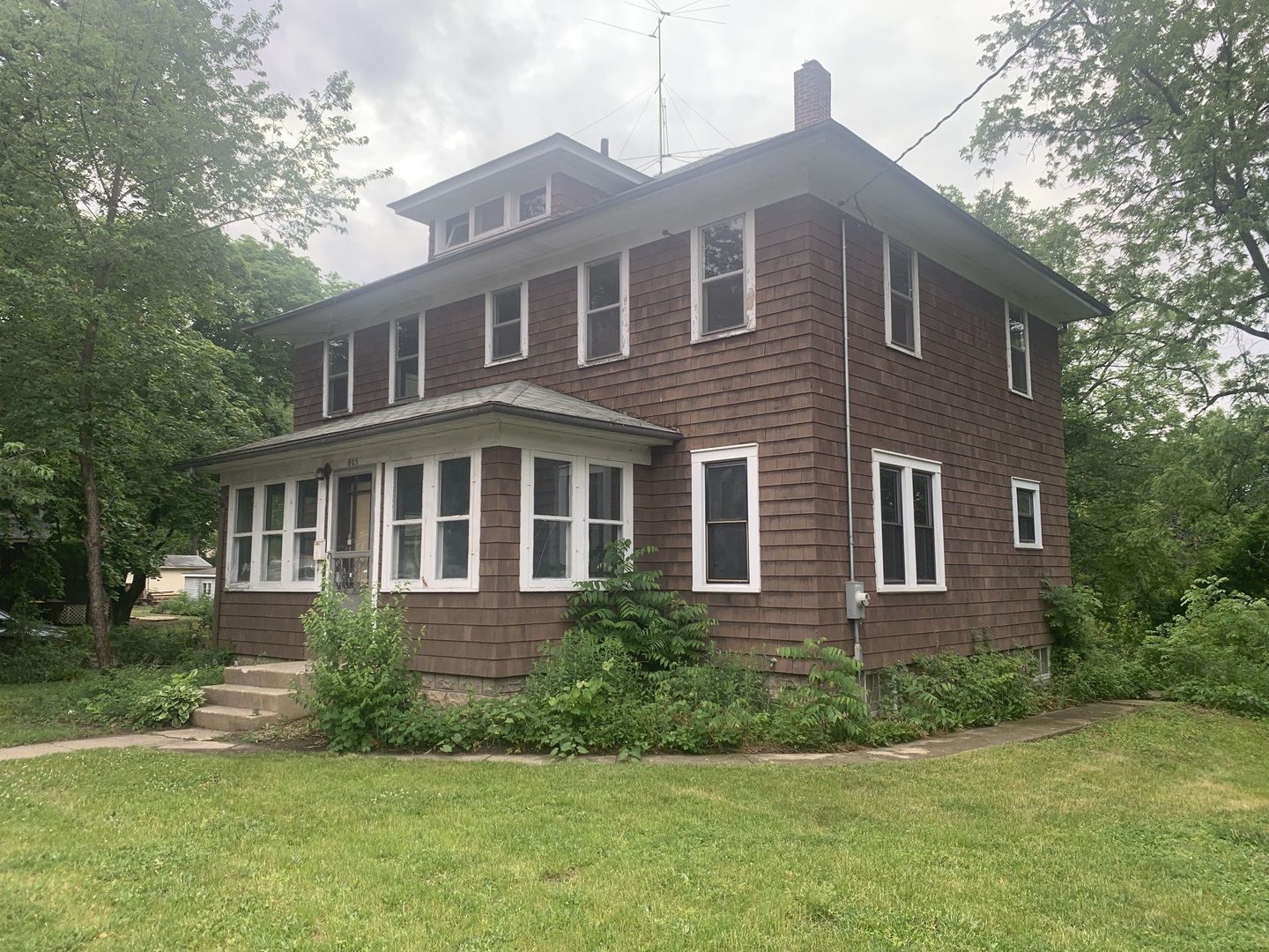 605 Calhoun Street