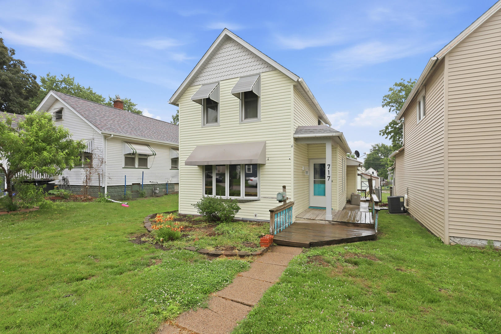 717 Howell Street