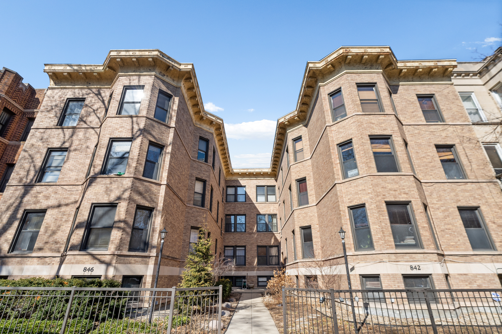 846 Newport Avenue