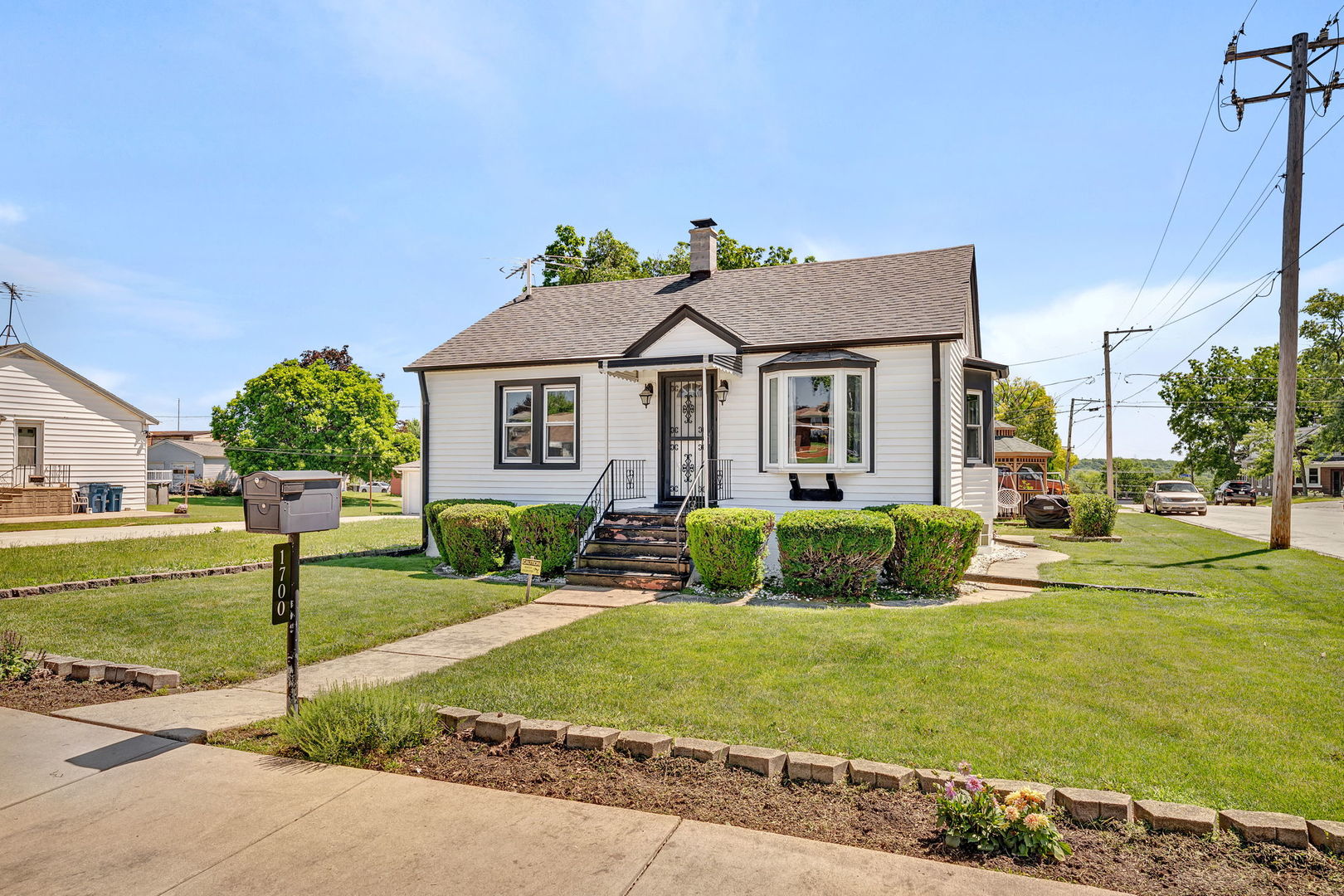 1700 Cora Street