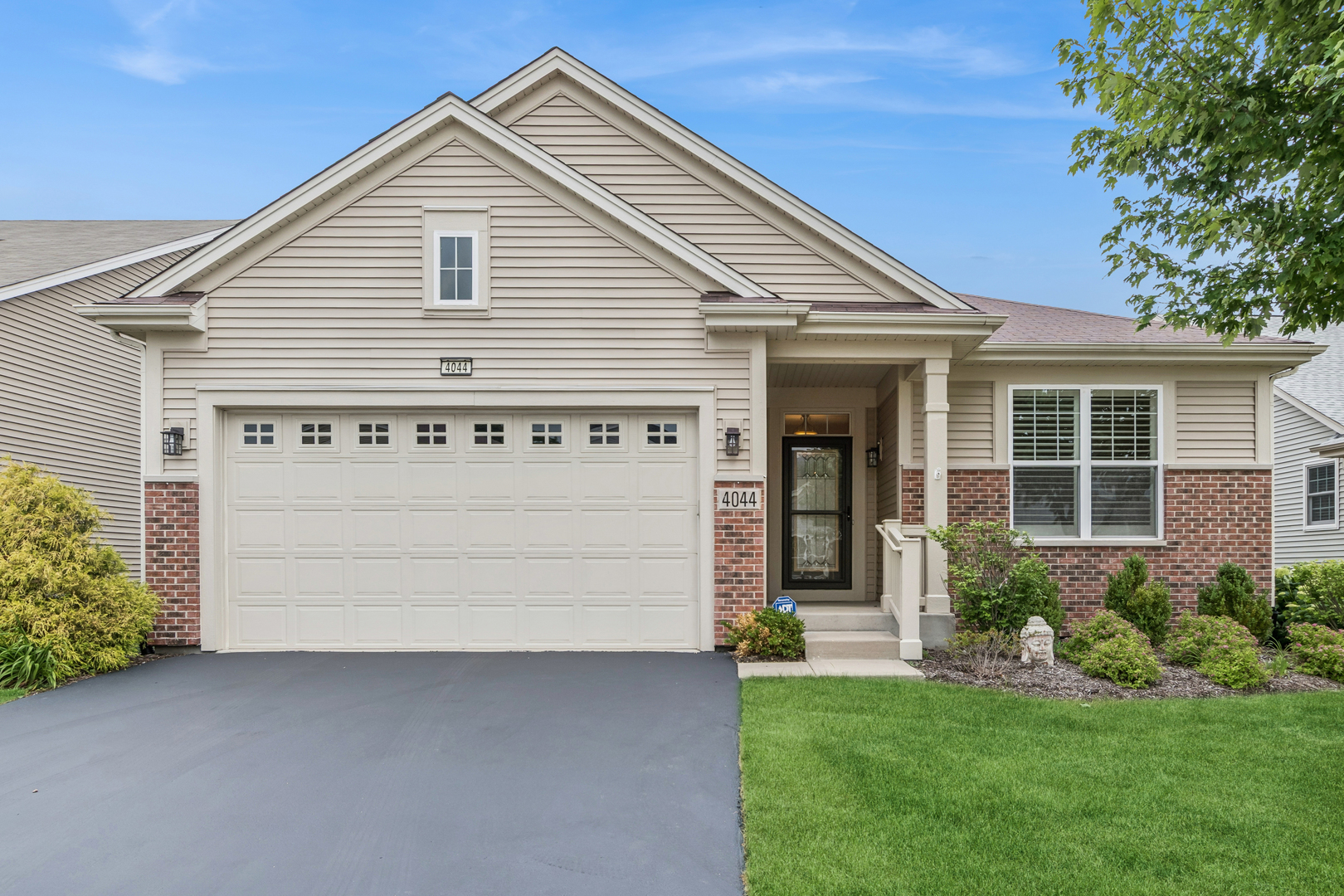 4044 Chesapeake Lane