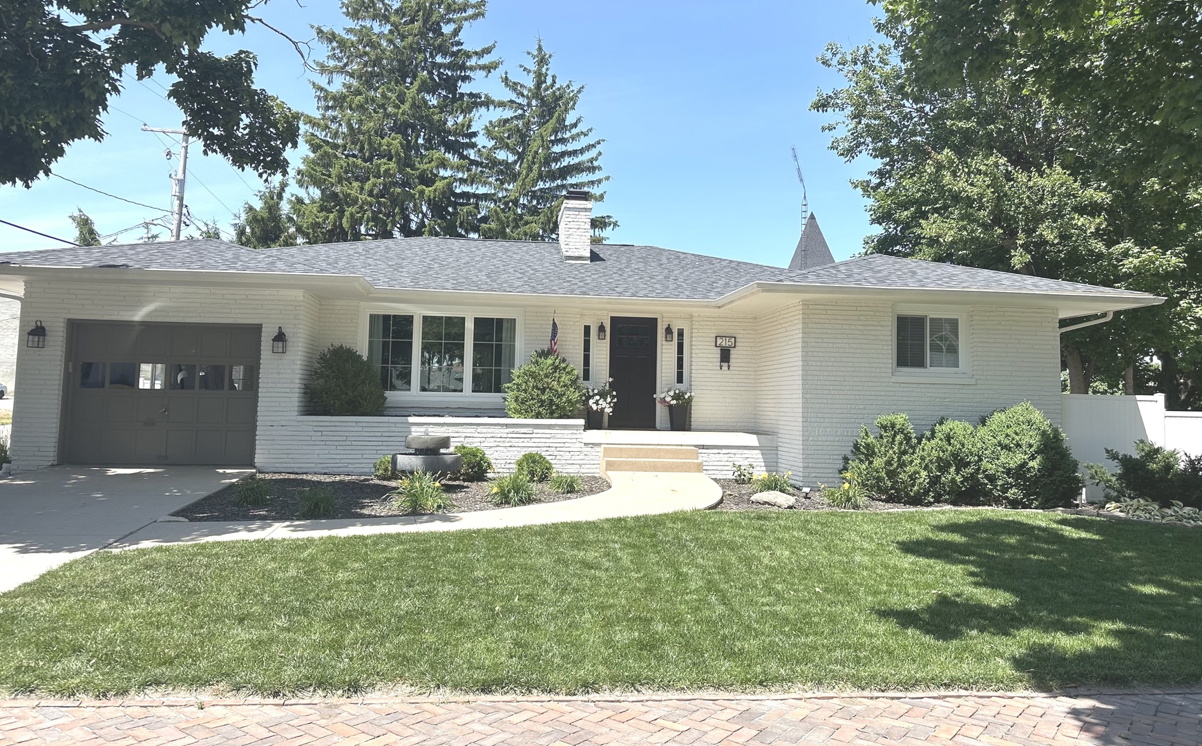 215 Lincoln Street