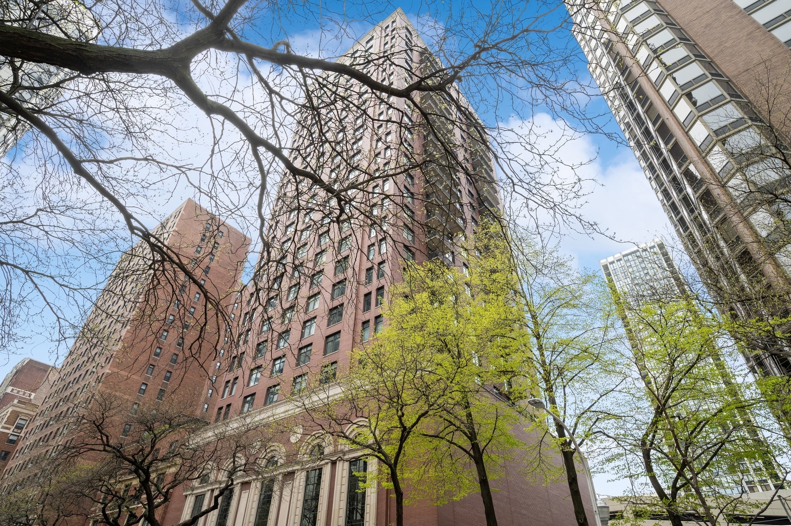 1122 Dearborn Street
