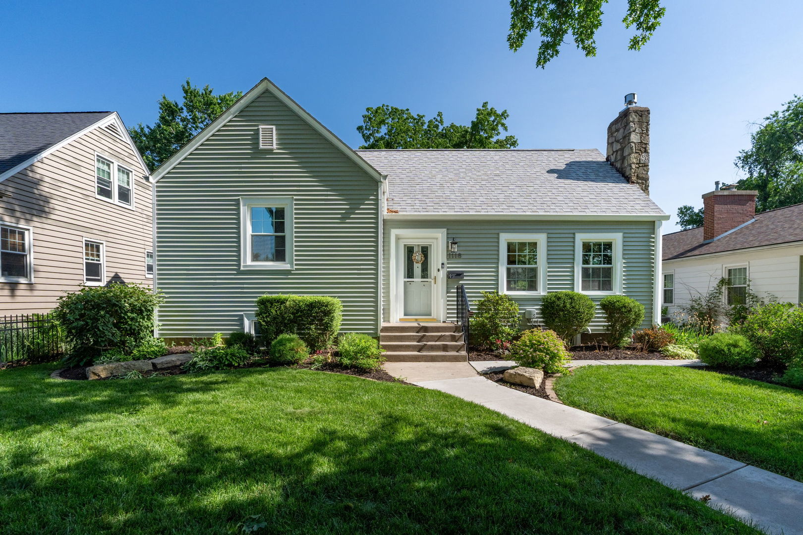1118 GRAND Court