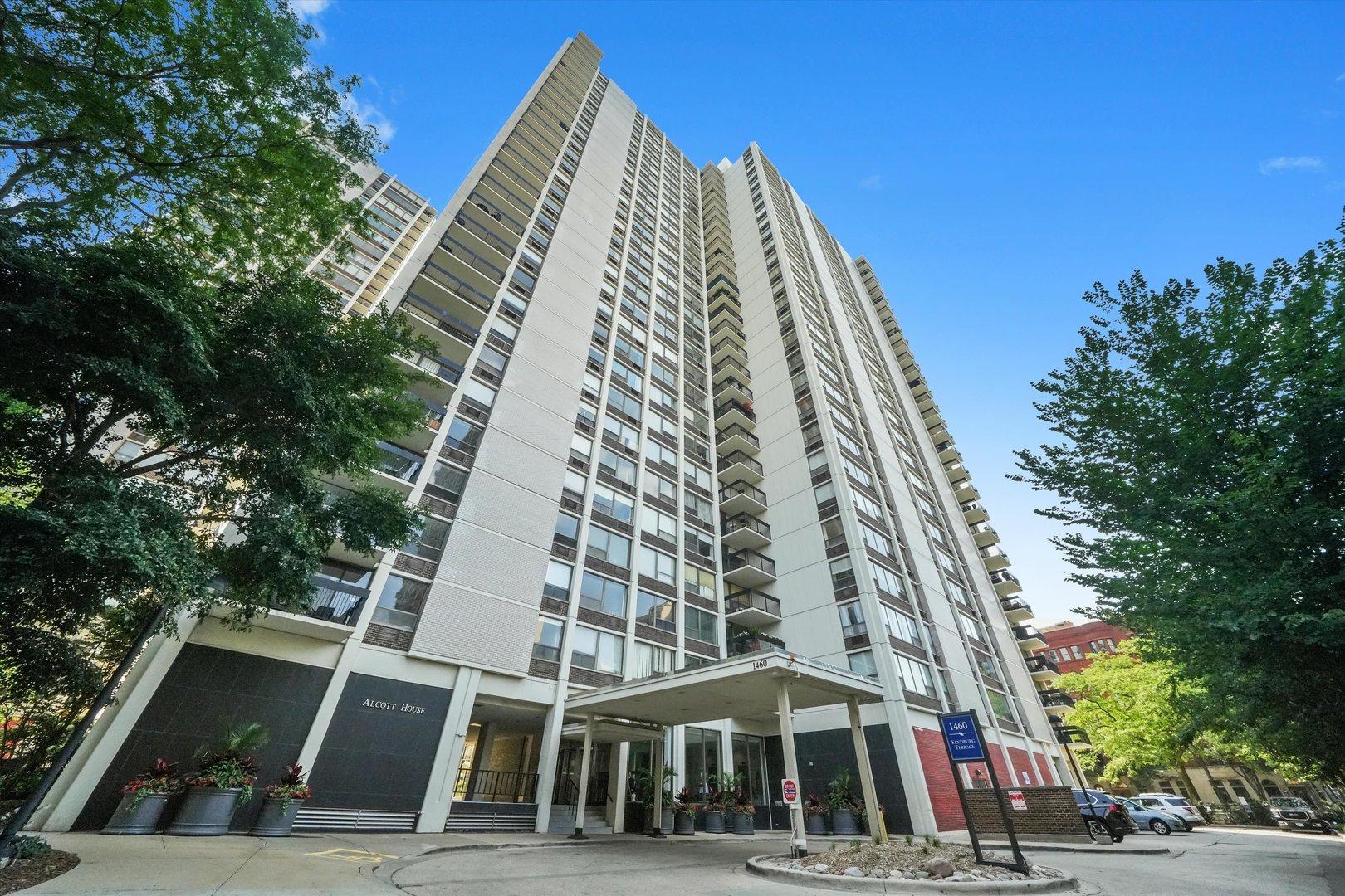 1460 Sandburg Terrace