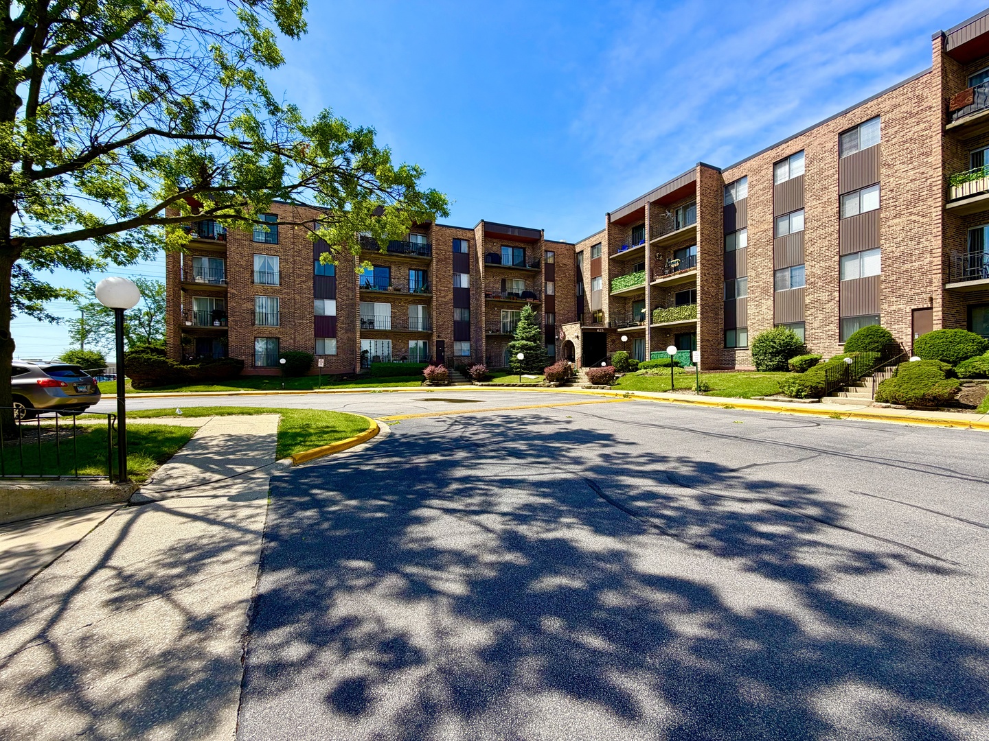 625 Huntington Commons Road