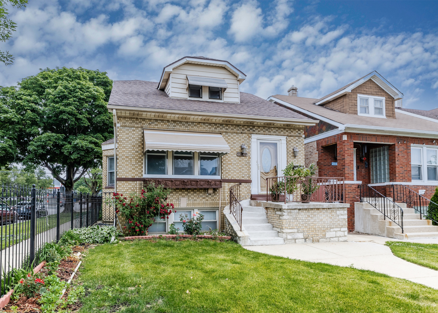 2559 Parkside Avenue