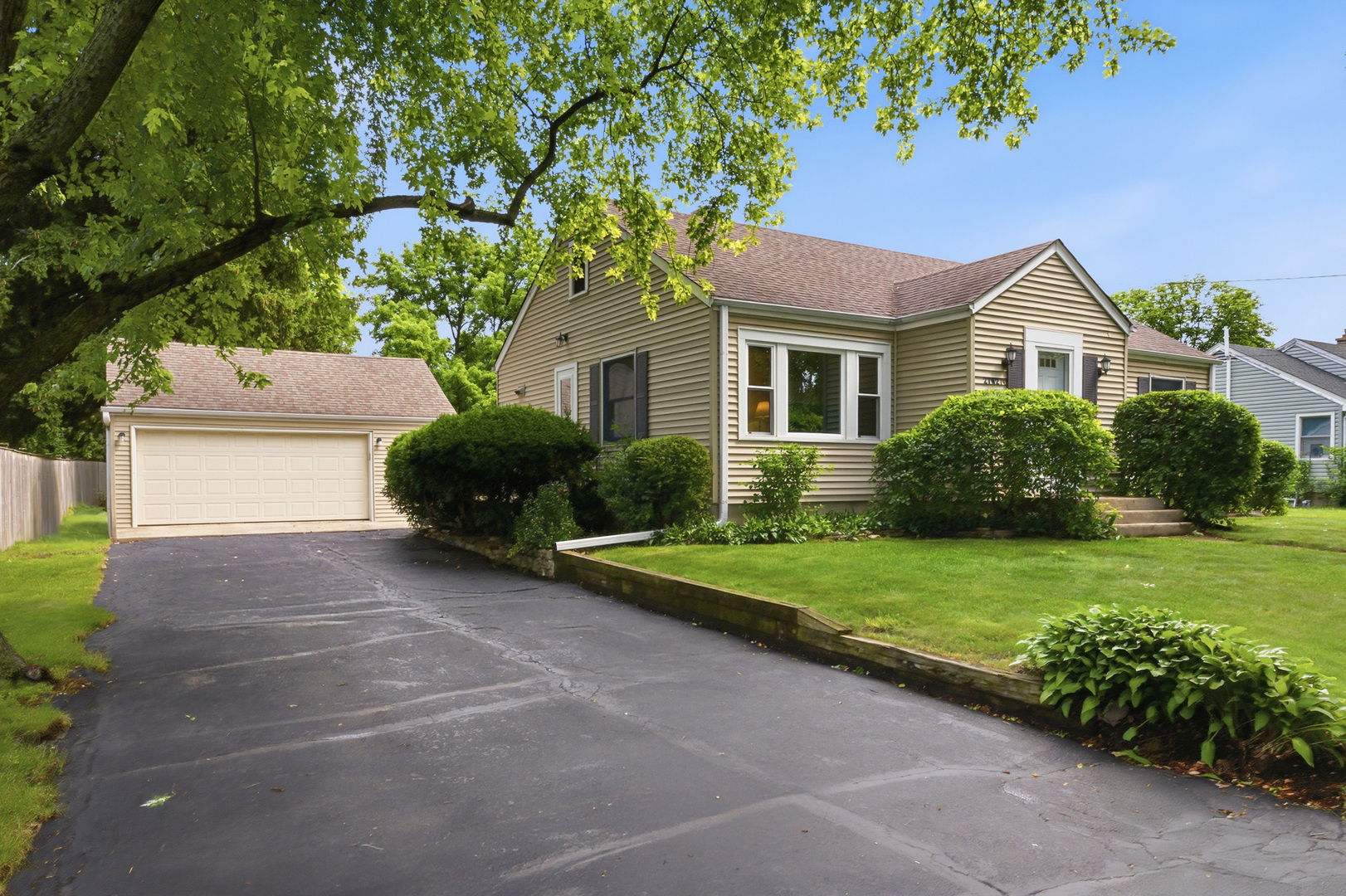27W270 Sunnyside Avenue