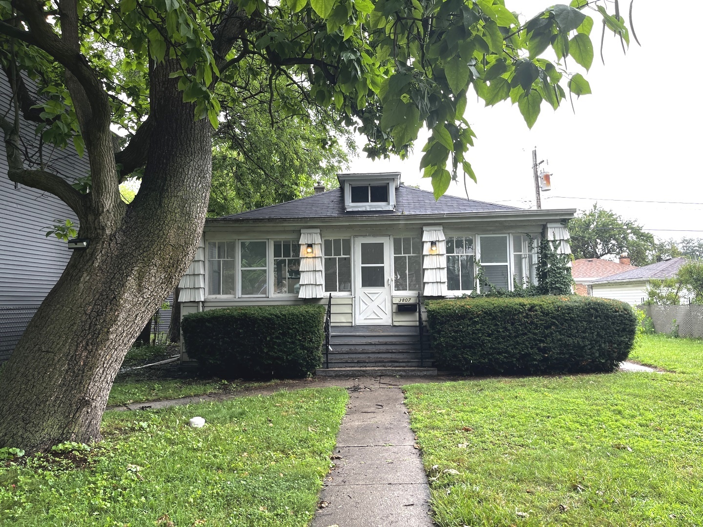 3807 WESLEY Avenue