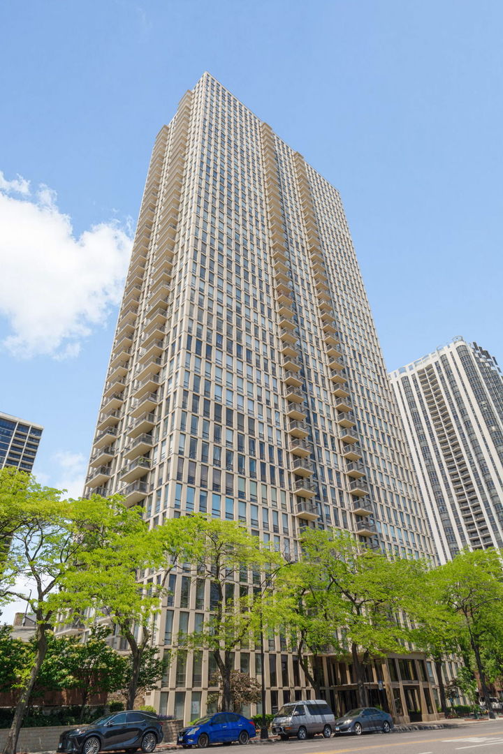 1660 LaSalle Street