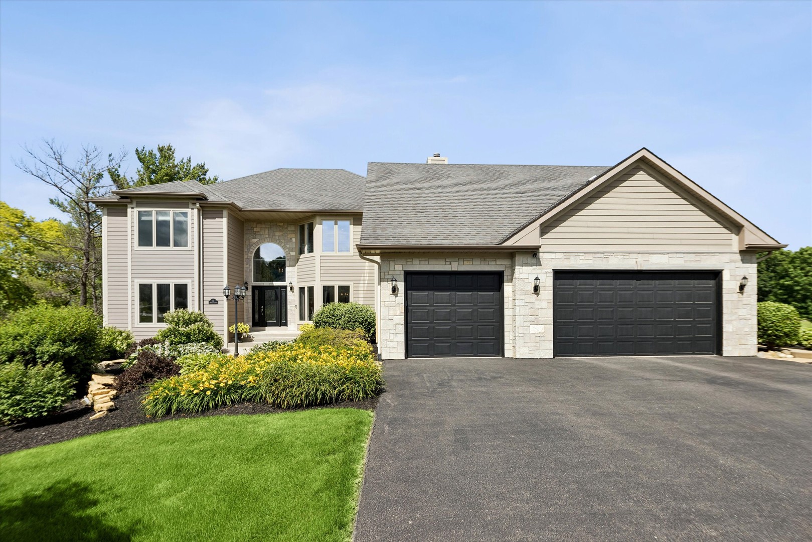 10 Bordeaux Court