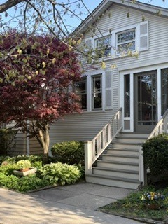1122 Monroe Street