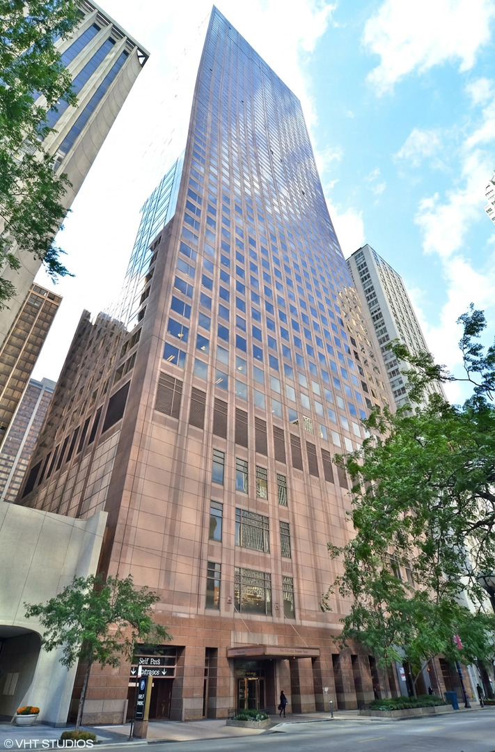 161 Chicago Avenue