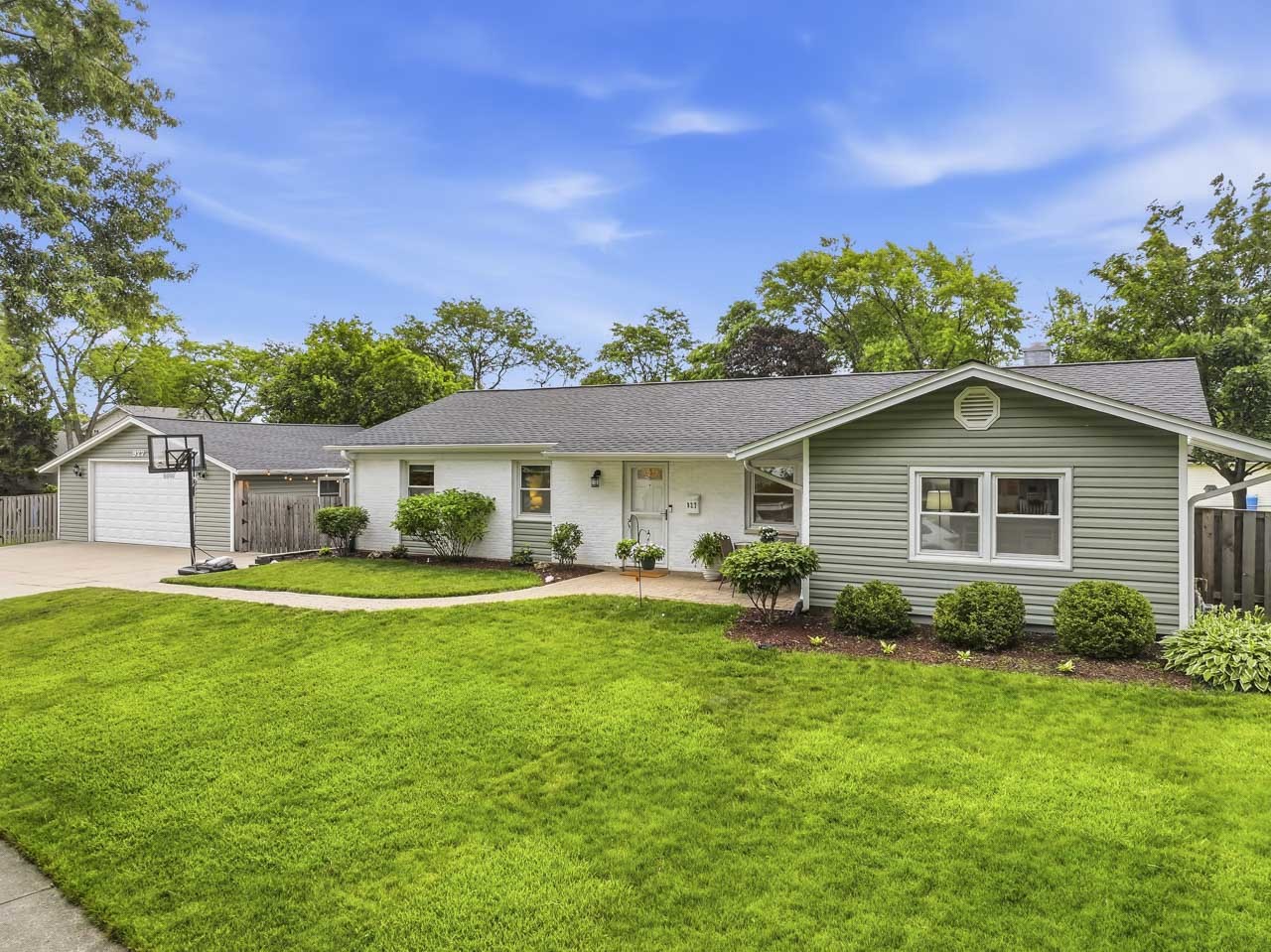 927 Sayles Drive