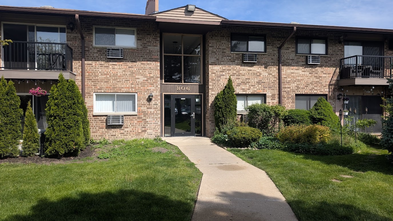 806 Old Willow Road