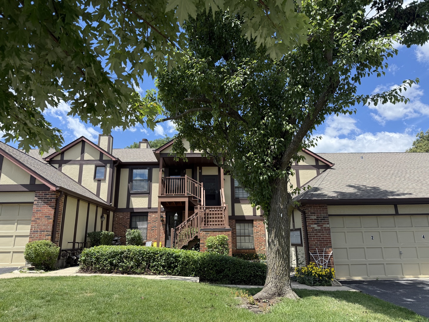 372 Sandhurst Circle