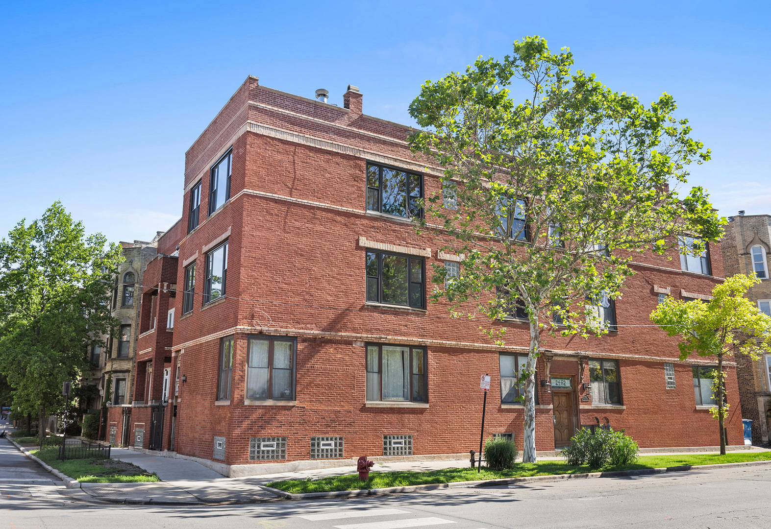 2452 IOWA Street