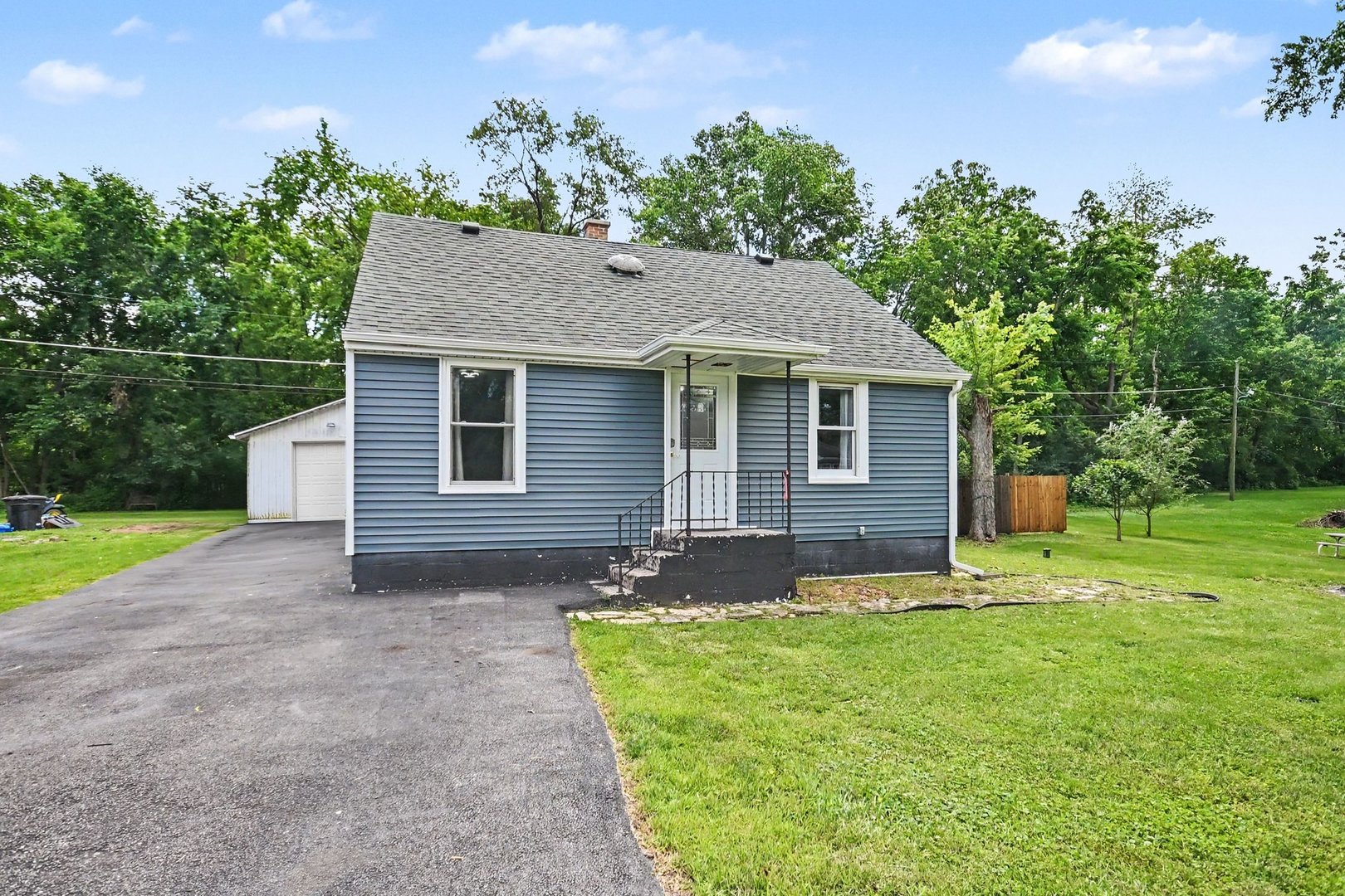 1100 DEEPHAVEN Drive