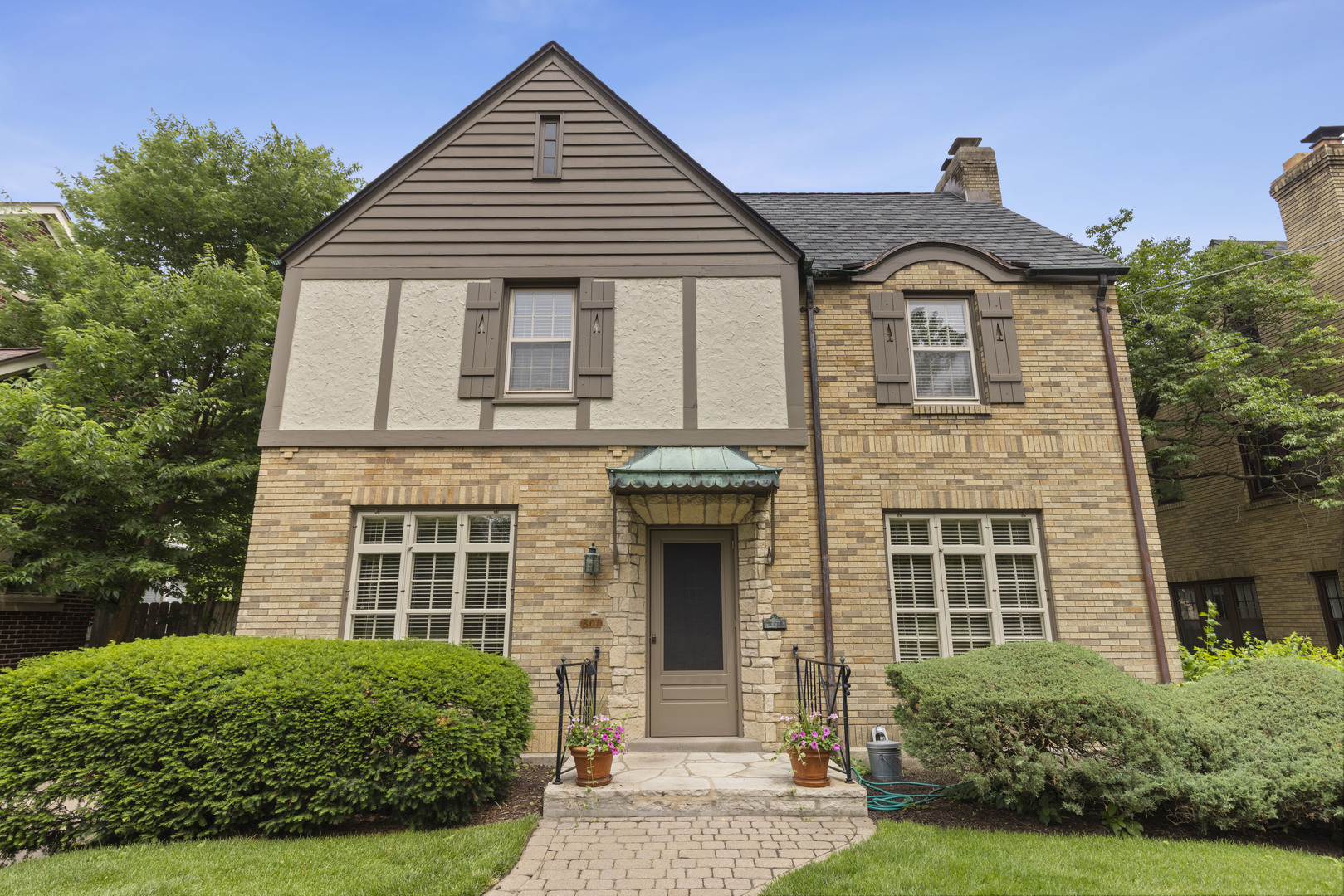 801 LUNDVALL Avenue