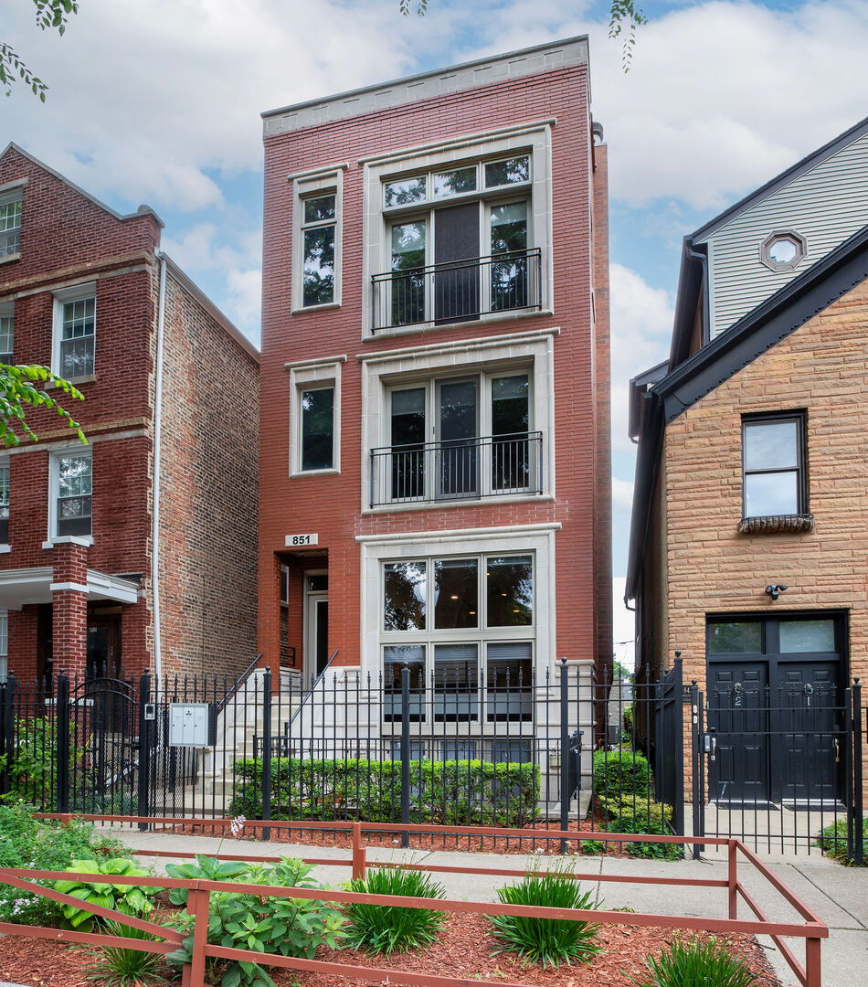 851 Wolcott Avenue