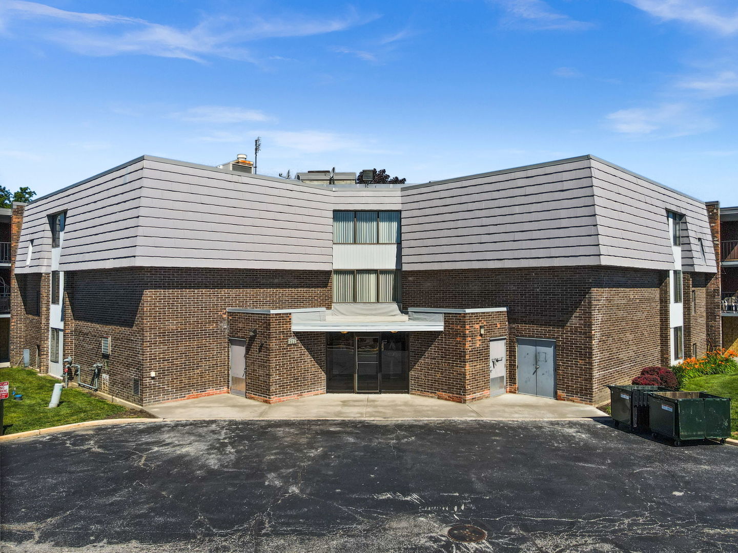 924 Lake Court