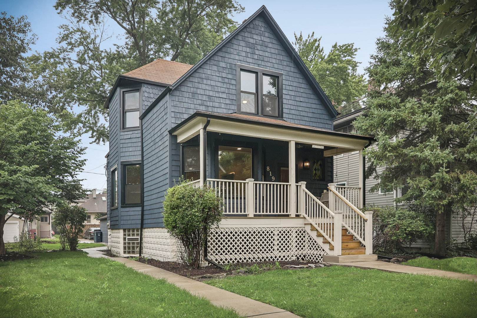 819 Mapleton Avenue