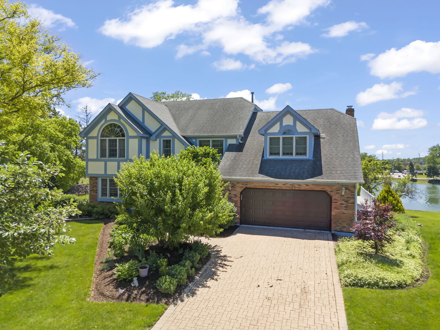 1841 Helen Court