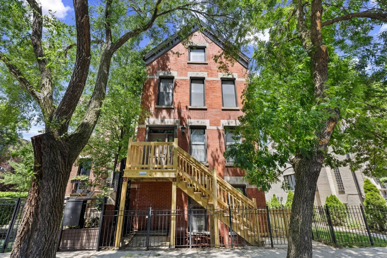 1920 Dickens Avenue