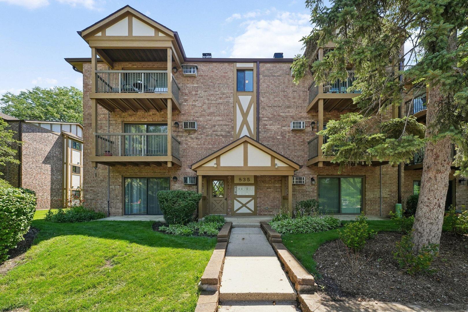 835 Dwyer Avenue