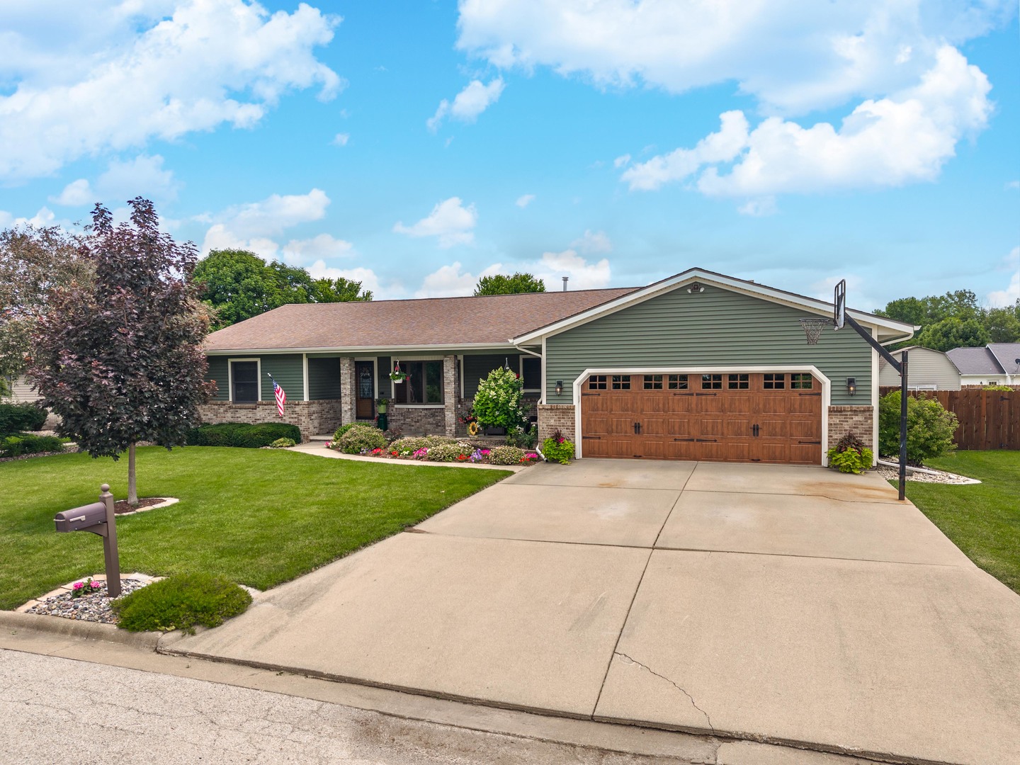708 Cherokee Lane