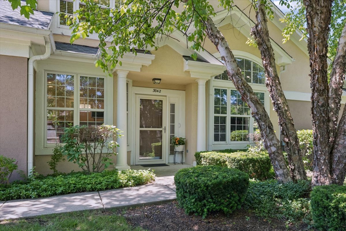 3042 Lexington Lane