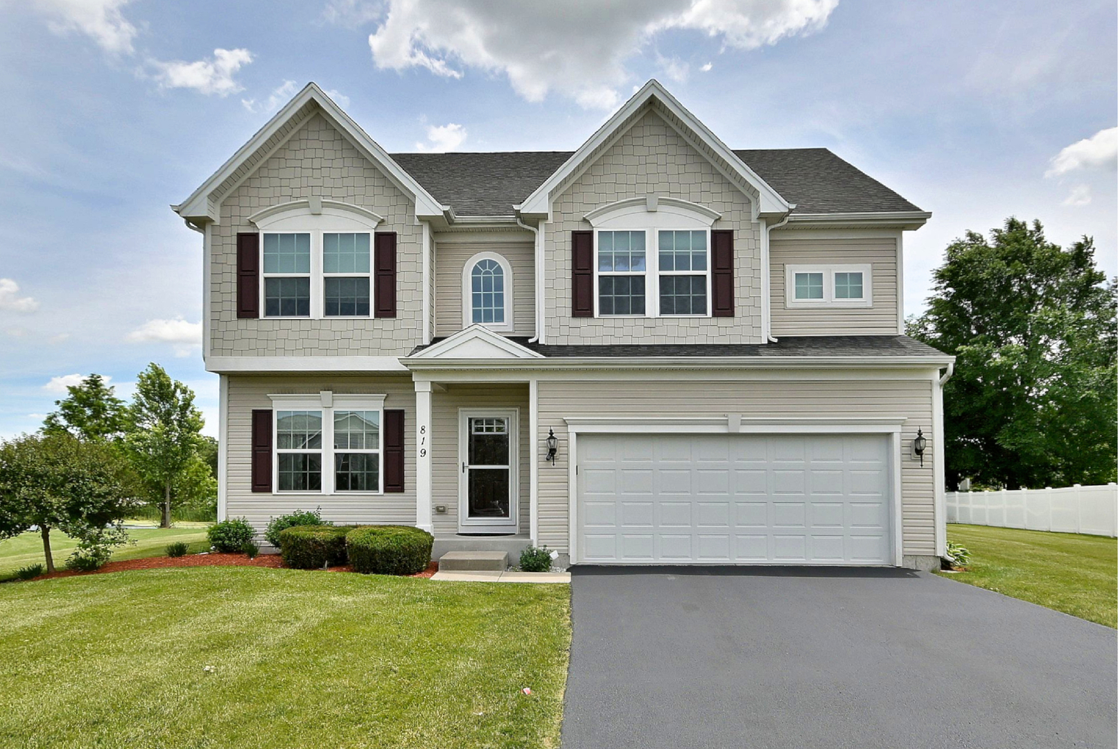 819 GLACIAL FALLS Drive