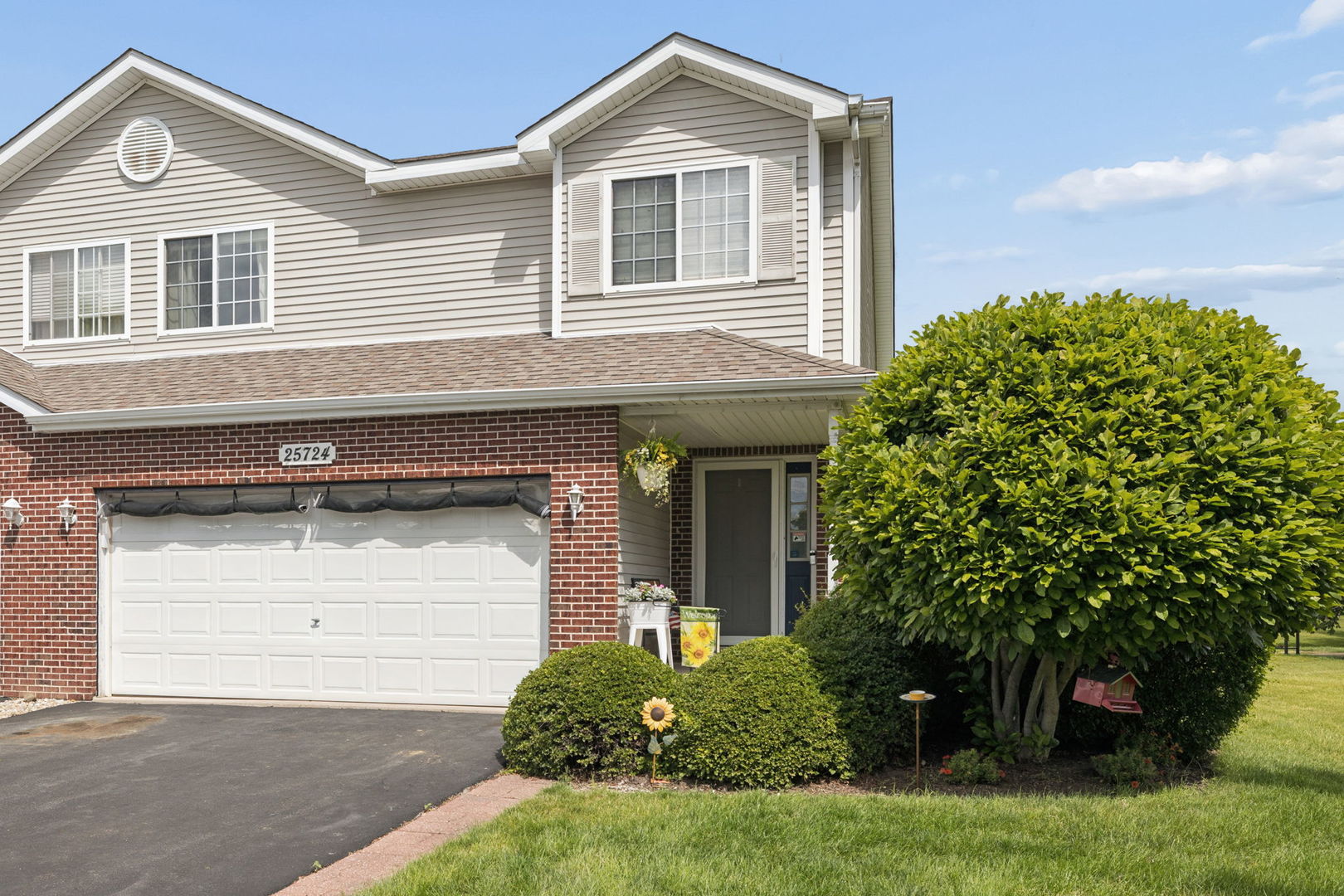 25724 Red Stable Lane
