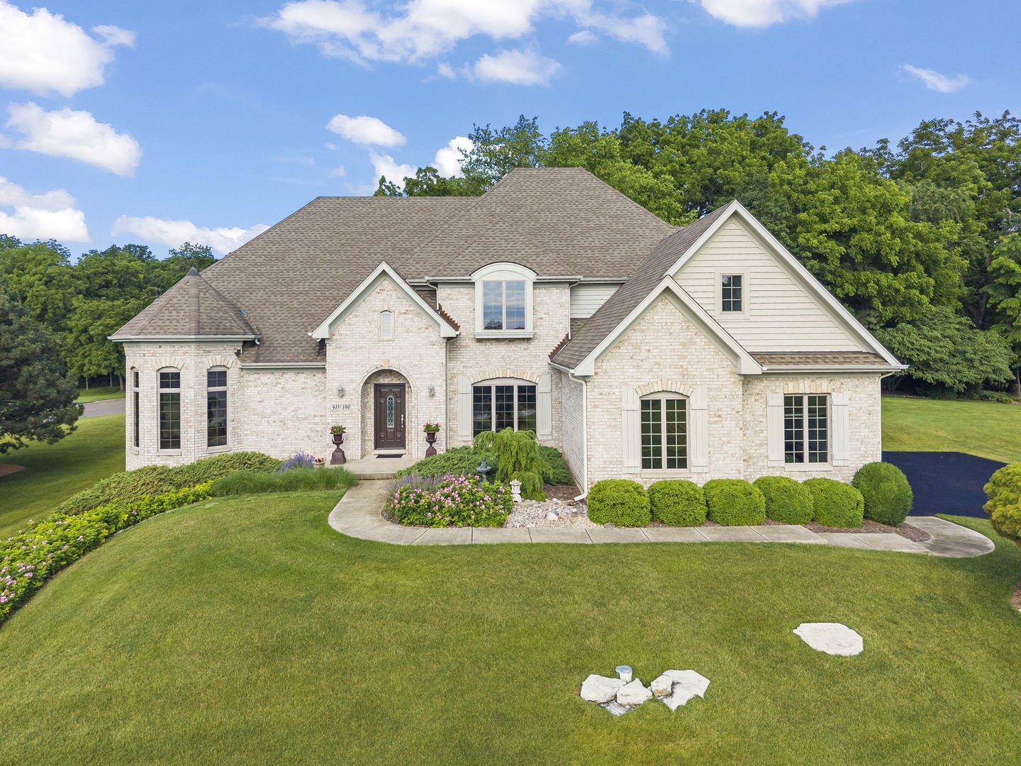 41W102 Oak Hills Court