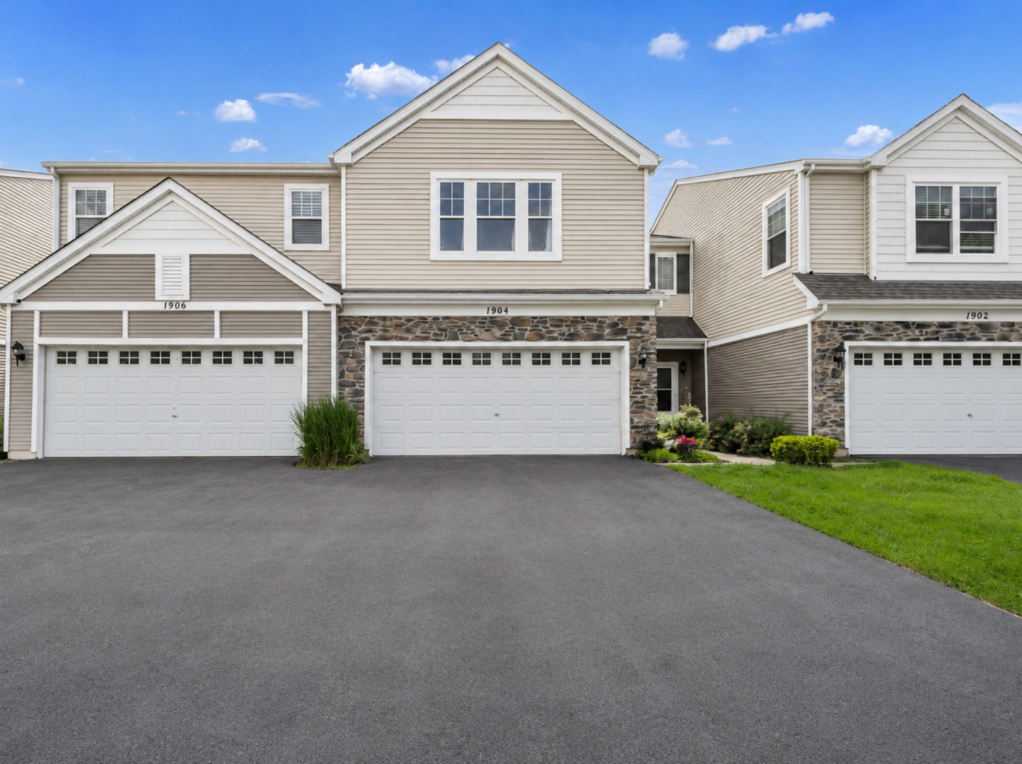 1904 Cobblestone Drive